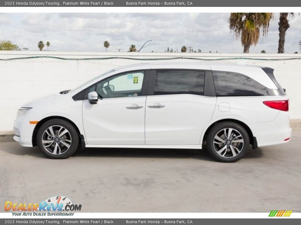 Platinum White Pearl 2023 Honda Odyssey Touring Photo #4