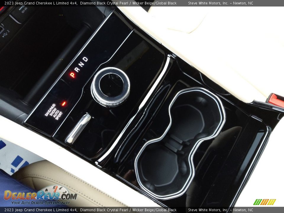 2023 Jeep Grand Cherokee L Limited 4x4 Diamond Black Crystal Pearl / Wicker Beige/Global Black Photo #30