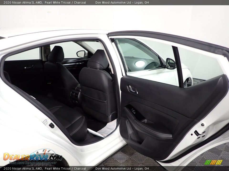 2020 Nissan Altima SL AWD Pearl White Tricoat / Charcoal Photo #30