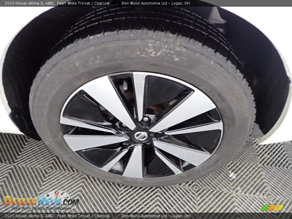 2020 Nissan Altima SL AWD Pearl White Tricoat / Charcoal Photo #32