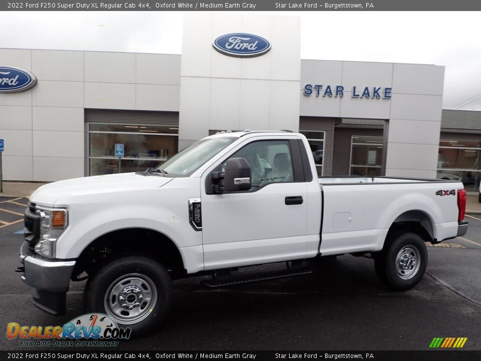 2022 Ford F250 Super Duty XL Regular Cab 4x4 Oxford White / Medium Earth Gray Photo #1