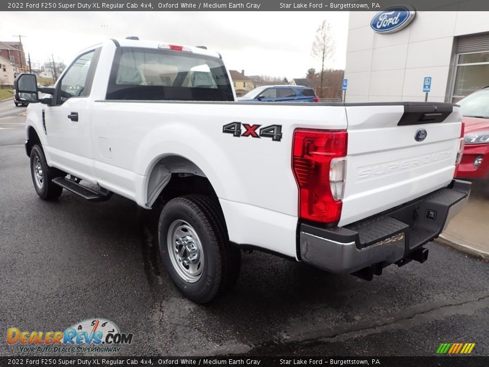 2022 Ford F250 Super Duty XL Regular Cab 4x4 Oxford White / Medium Earth Gray Photo #3