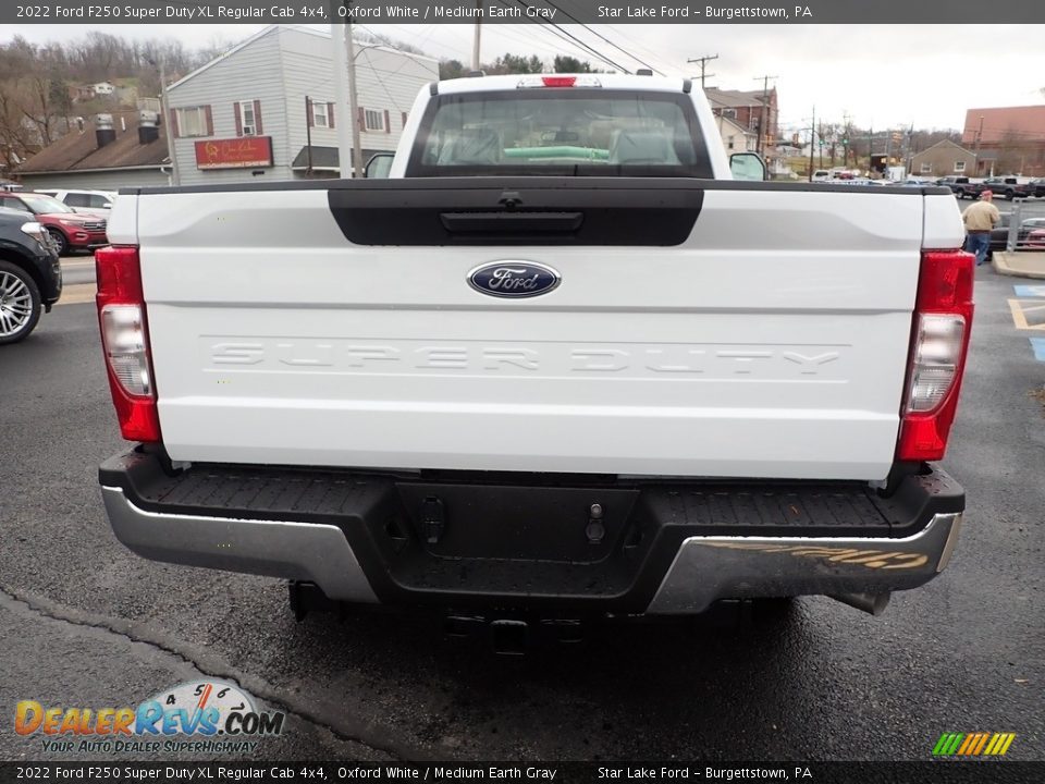 2022 Ford F250 Super Duty XL Regular Cab 4x4 Oxford White / Medium Earth Gray Photo #4