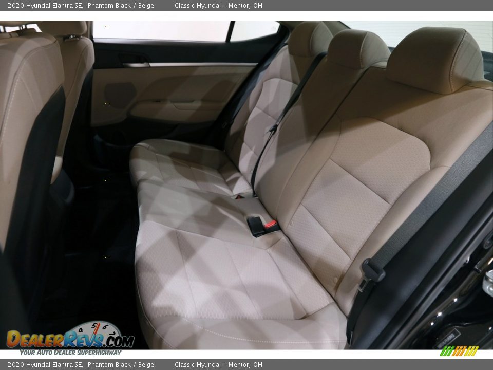 2020 Hyundai Elantra SE Phantom Black / Beige Photo #16
