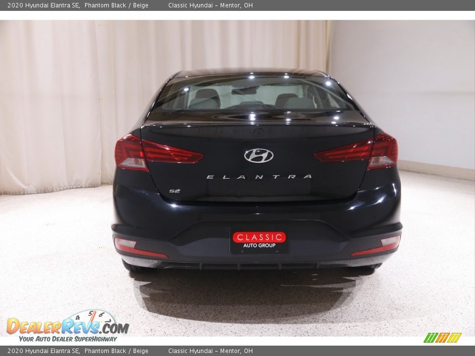 2020 Hyundai Elantra SE Phantom Black / Beige Photo #17