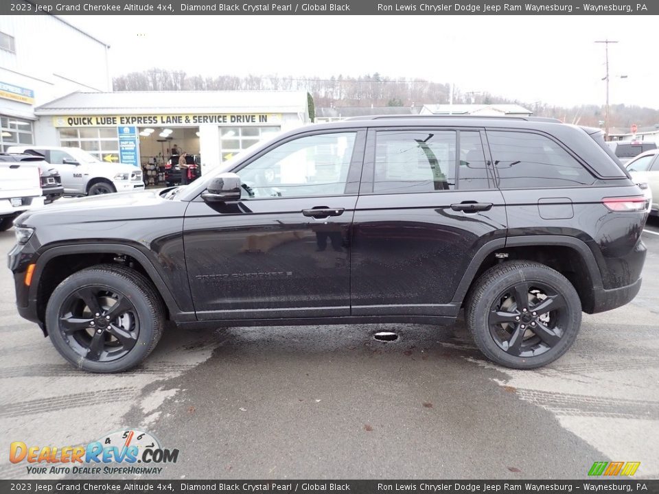 2023 Jeep Grand Cherokee Altitude 4x4 Diamond Black Crystal Pearl / Global Black Photo #2