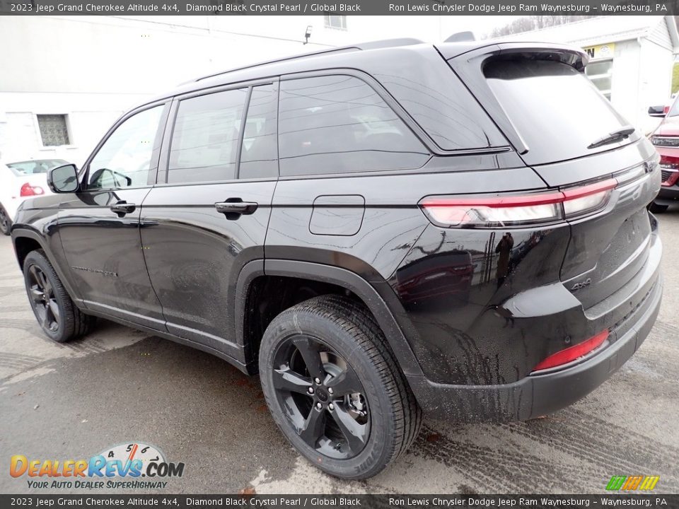 2023 Jeep Grand Cherokee Altitude 4x4 Diamond Black Crystal Pearl / Global Black Photo #3