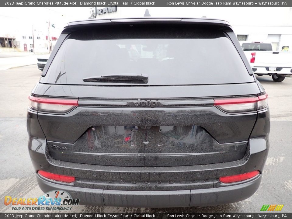 2023 Jeep Grand Cherokee Altitude 4x4 Diamond Black Crystal Pearl / Global Black Photo #4