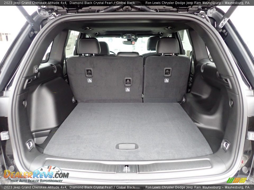 2023 Jeep Grand Cherokee Altitude 4x4 Diamond Black Crystal Pearl / Global Black Photo #5