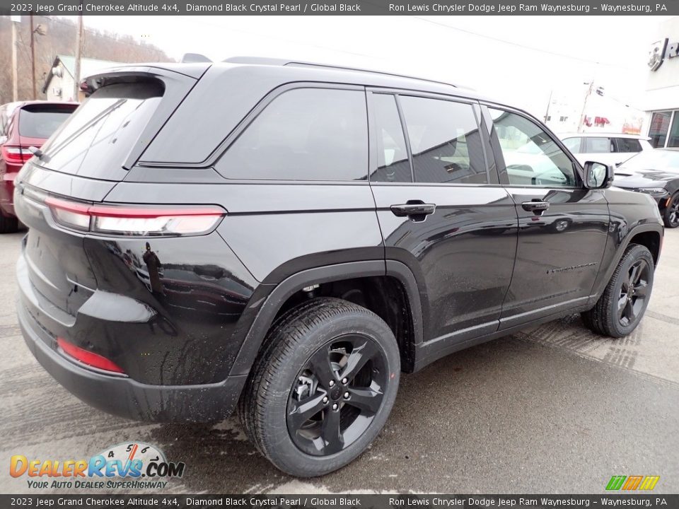 2023 Jeep Grand Cherokee Altitude 4x4 Diamond Black Crystal Pearl / Global Black Photo #6
