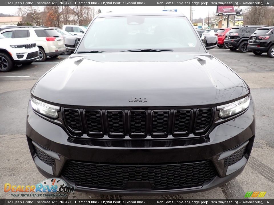 2023 Jeep Grand Cherokee Altitude 4x4 Diamond Black Crystal Pearl / Global Black Photo #9