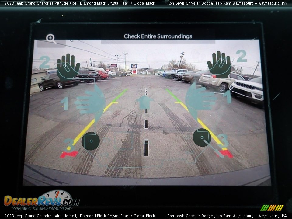 2023 Jeep Grand Cherokee Altitude 4x4 Diamond Black Crystal Pearl / Global Black Photo #19
