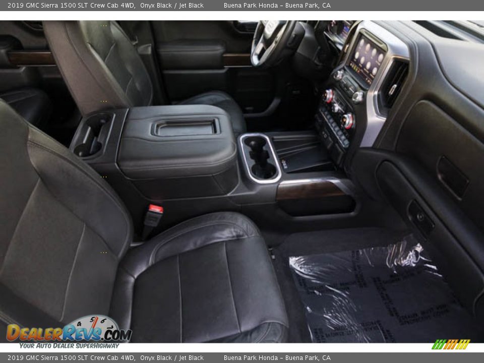 Front Seat of 2019 GMC Sierra 1500 SLT Crew Cab 4WD Photo #26