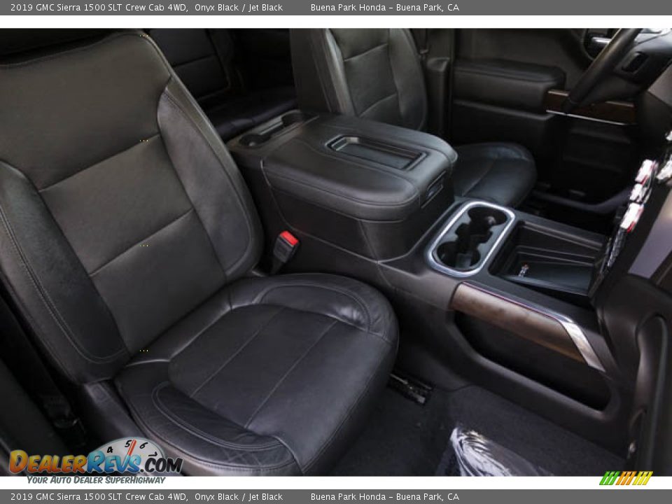 Front Seat of 2019 GMC Sierra 1500 SLT Crew Cab 4WD Photo #27