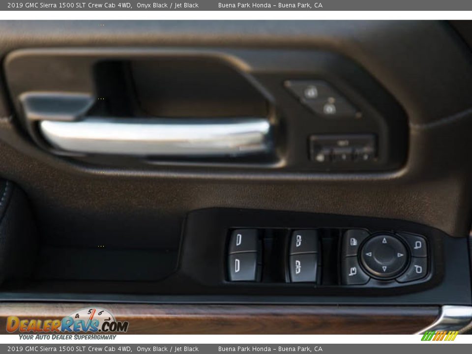 Door Panel of 2019 GMC Sierra 1500 SLT Crew Cab 4WD Photo #33