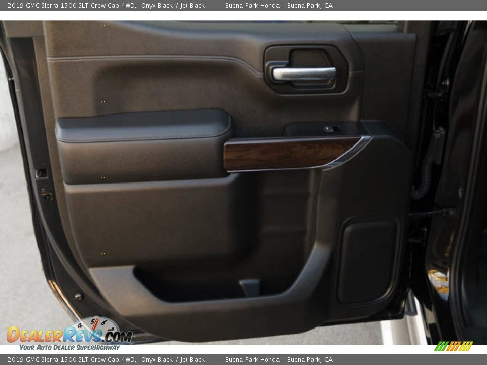 Door Panel of 2019 GMC Sierra 1500 SLT Crew Cab 4WD Photo #34