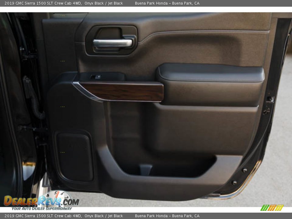 Door Panel of 2019 GMC Sierra 1500 SLT Crew Cab 4WD Photo #35