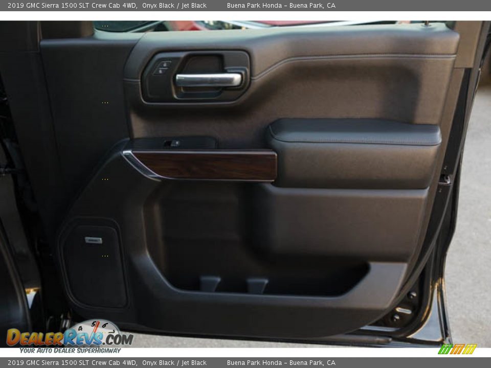 Door Panel of 2019 GMC Sierra 1500 SLT Crew Cab 4WD Photo #36