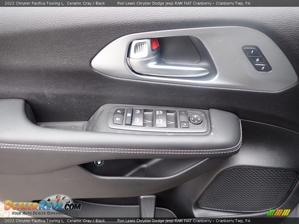 2022 Chrysler Pacifica Touring L Ceramic Gray / Black Photo #15