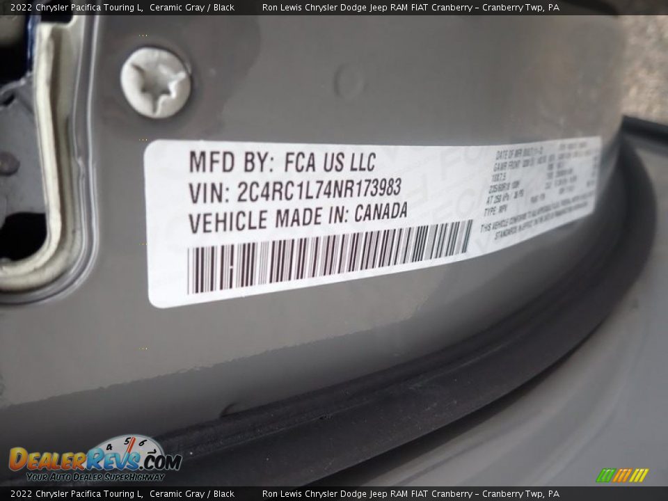 2022 Chrysler Pacifica Touring L Ceramic Gray / Black Photo #20