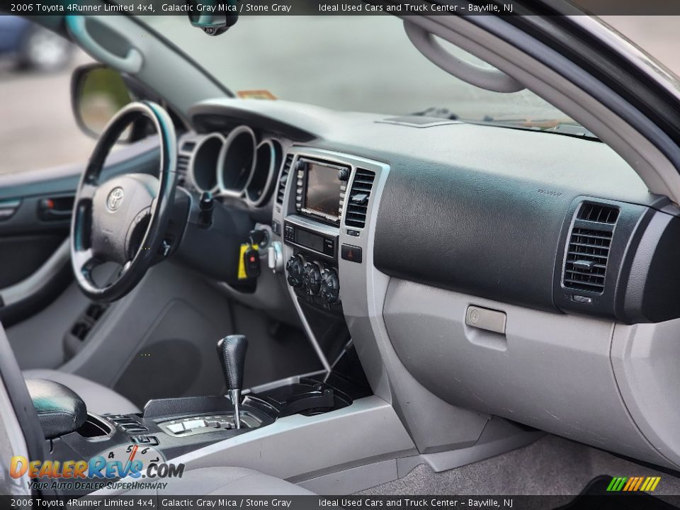 Dashboard of 2006 Toyota 4Runner Limited 4x4 Photo #11