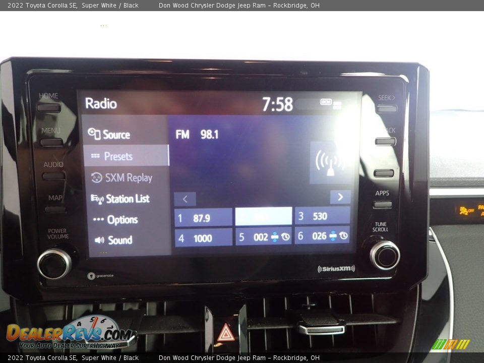 2022 Toyota Corolla SE Super White / Black Photo #3