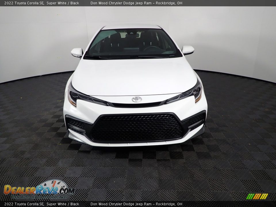 2022 Toyota Corolla SE Super White / Black Photo #4