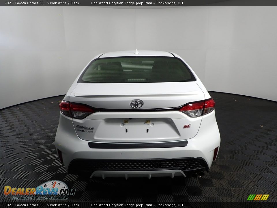 2022 Toyota Corolla SE Super White / Black Photo #7
