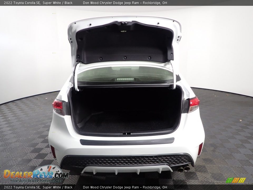 2022 Toyota Corolla SE Super White / Black Photo #8