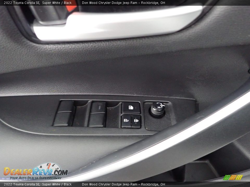 2022 Toyota Corolla SE Super White / Black Photo #12