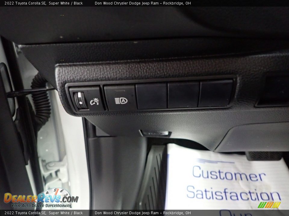 2022 Toyota Corolla SE Super White / Black Photo #14