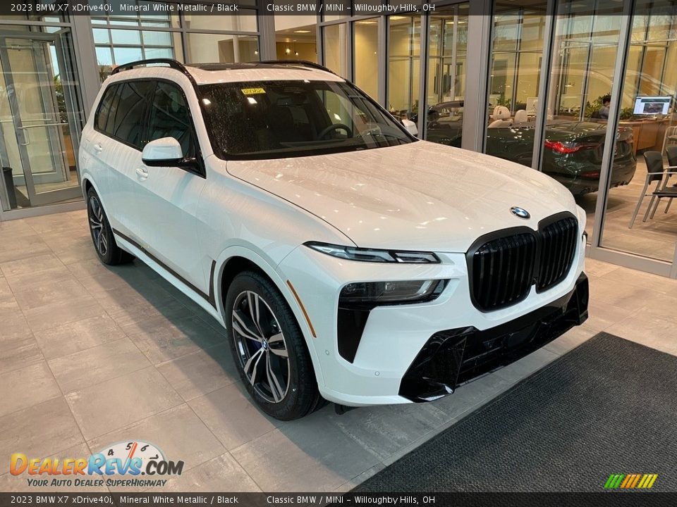 2023 BMW X7 xDrive40i Mineral White Metallic / Black Photo #1