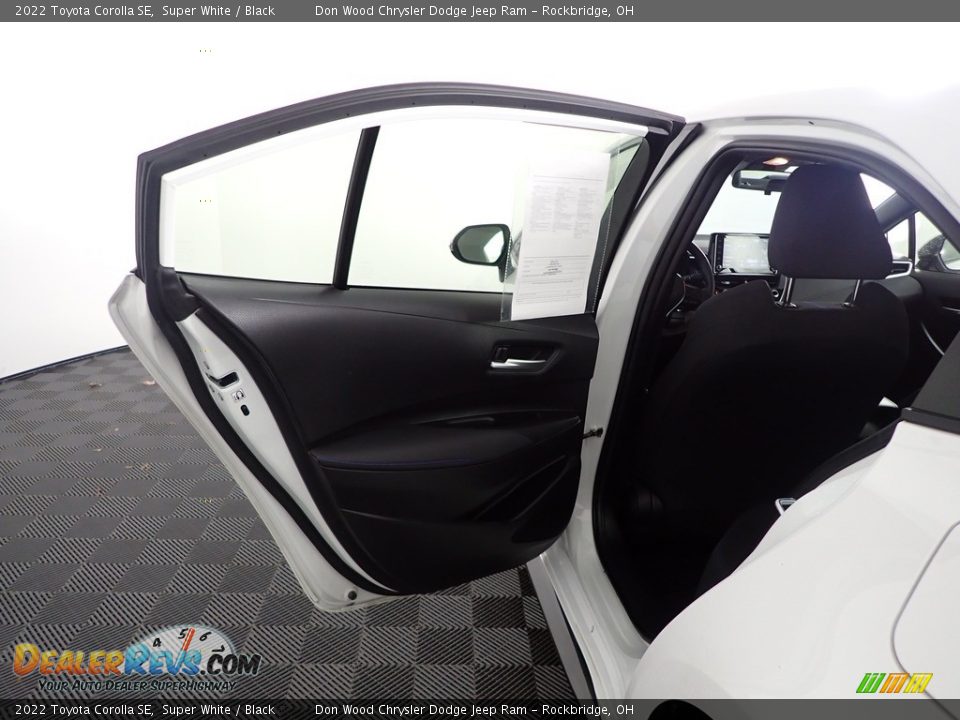 2022 Toyota Corolla SE Super White / Black Photo #21