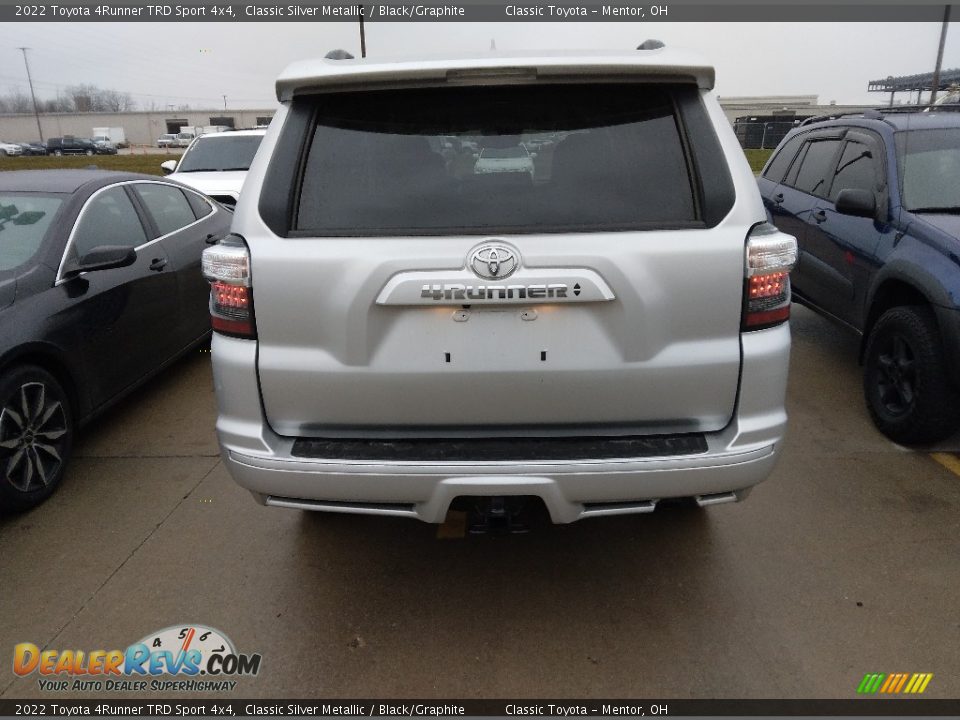 2022 Toyota 4Runner TRD Sport 4x4 Classic Silver Metallic / Black/Graphite Photo #2