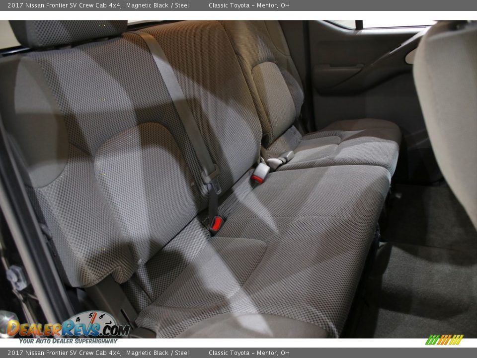2017 Nissan Frontier SV Crew Cab 4x4 Magnetic Black / Steel Photo #15