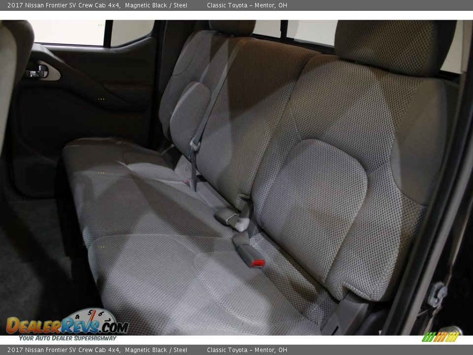 2017 Nissan Frontier SV Crew Cab 4x4 Magnetic Black / Steel Photo #16