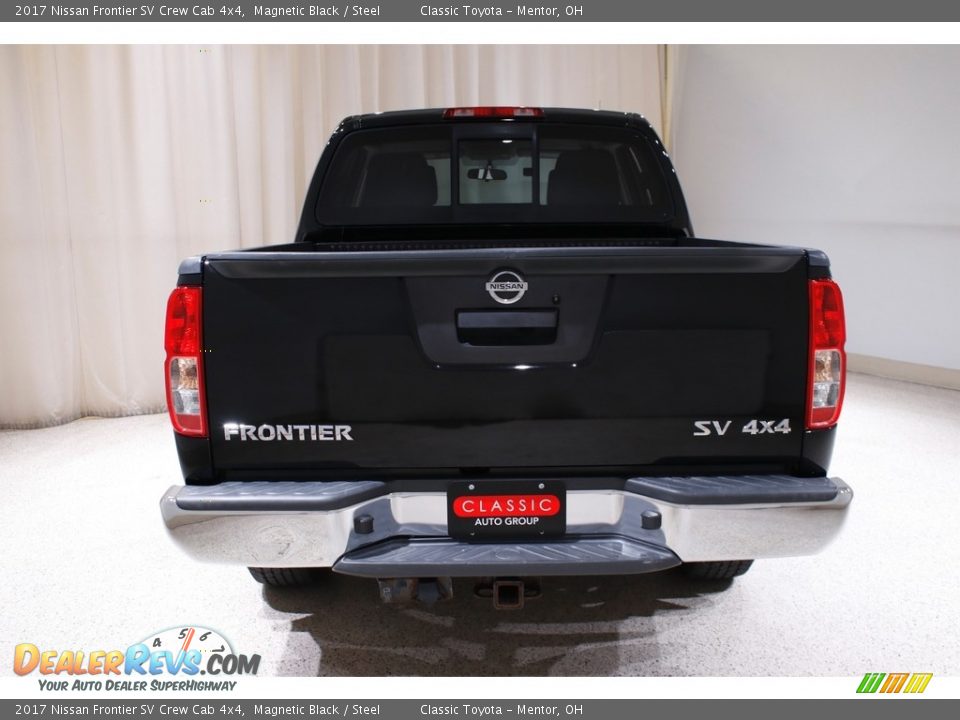 2017 Nissan Frontier SV Crew Cab 4x4 Magnetic Black / Steel Photo #17