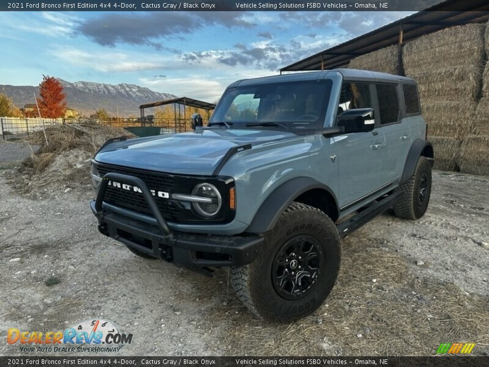 Front 3/4 View of 2021 Ford Bronco First Edition 4x4 4-Door Photo #1