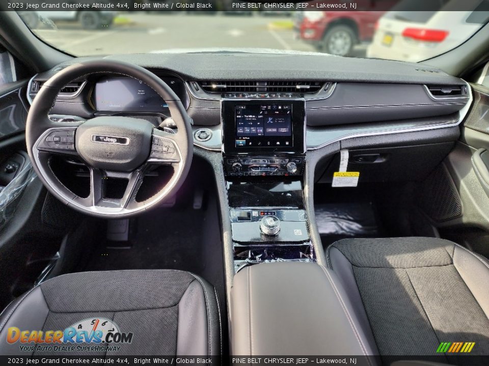 2023 Jeep Grand Cherokee Altitude 4x4 Bright White / Global Black Photo #9
