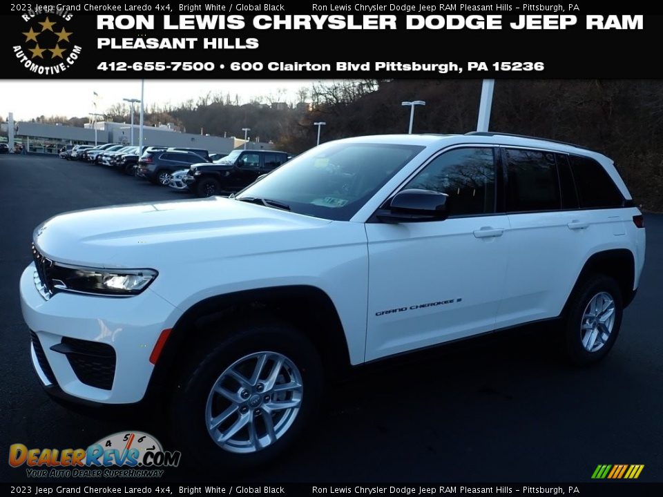 2023 Jeep Grand Cherokee Laredo 4x4 Bright White / Global Black Photo #1