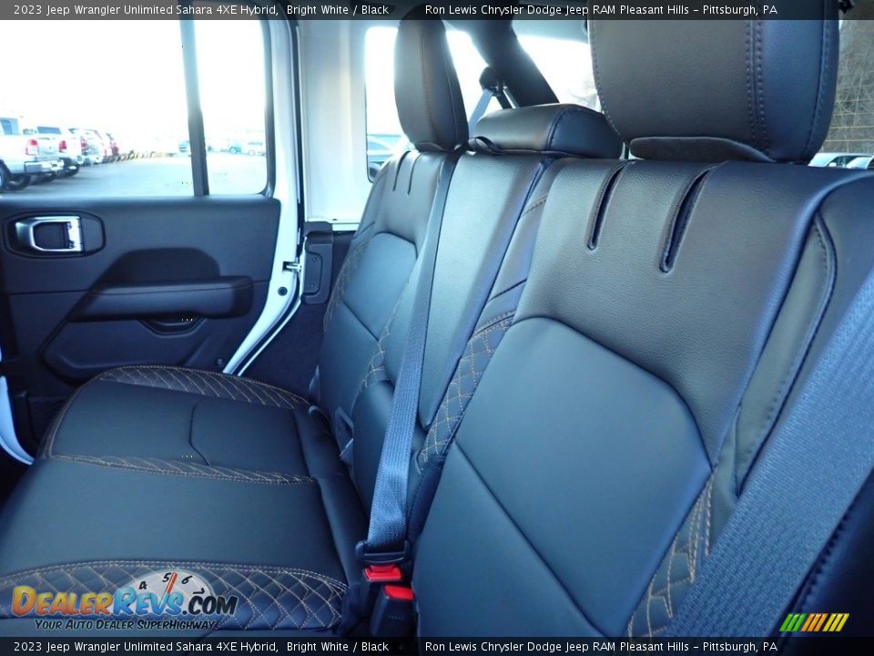 2023 Jeep Wrangler Unlimited Sahara 4XE Hybrid Bright White / Black Photo #12