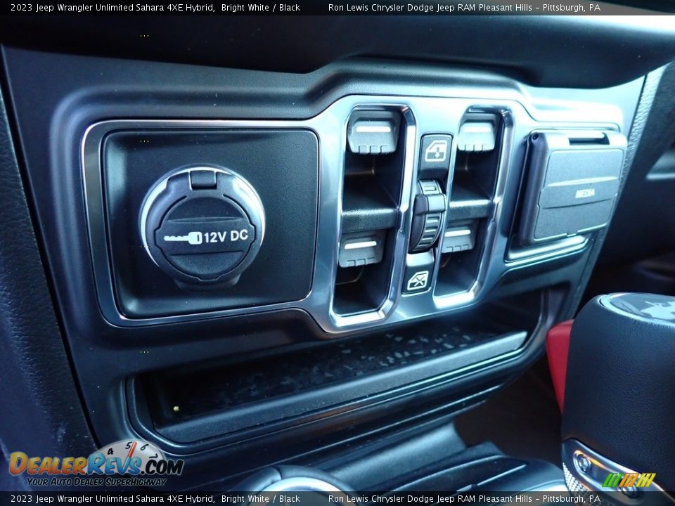 2023 Jeep Wrangler Unlimited Sahara 4XE Hybrid Bright White / Black Photo #17