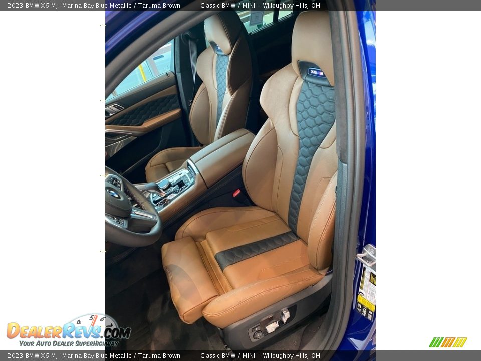 Front Seat of 2023 BMW X6 M  Photo #4