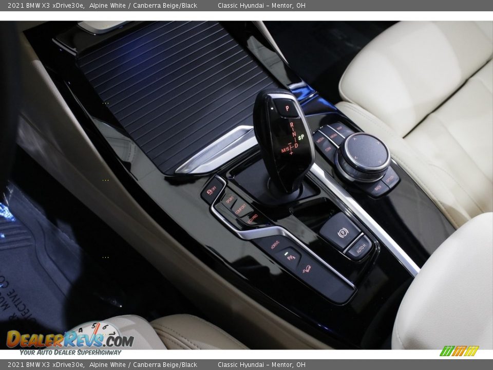2021 BMW X3 xDrive30e Shifter Photo #17