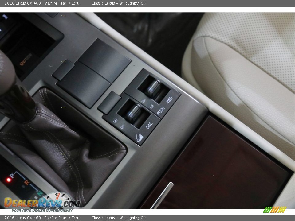 Controls of 2016 Lexus GX 460 Photo #18
