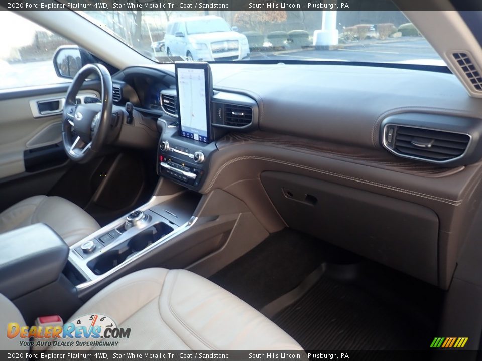 Dashboard of 2020 Ford Explorer Platinum 4WD Photo #12