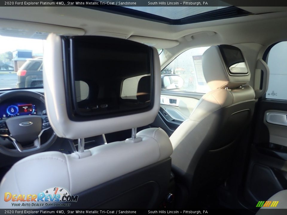 Entertainment System of 2020 Ford Explorer Platinum 4WD Photo #17