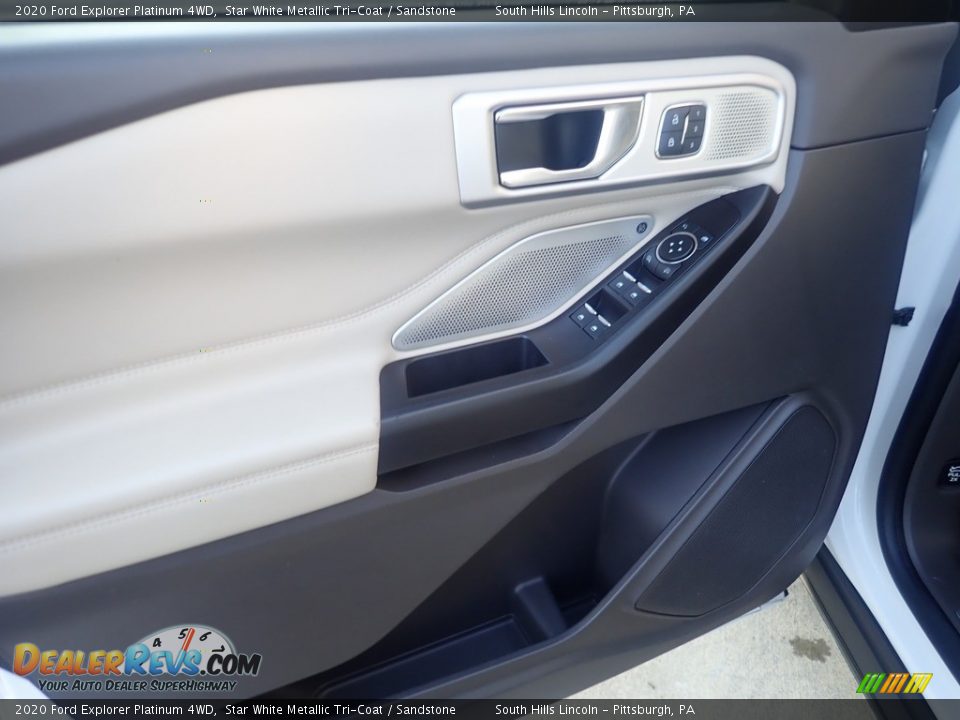Door Panel of 2020 Ford Explorer Platinum 4WD Photo #19