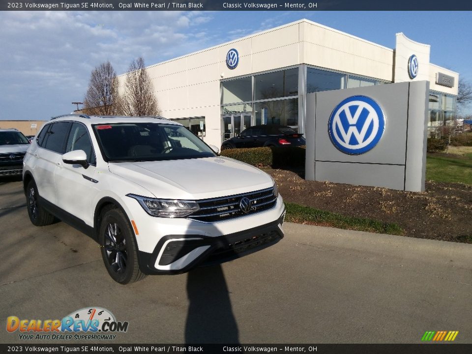 2023 Volkswagen Tiguan SE 4Motion Opal White Pearl / Titan Black Photo #1