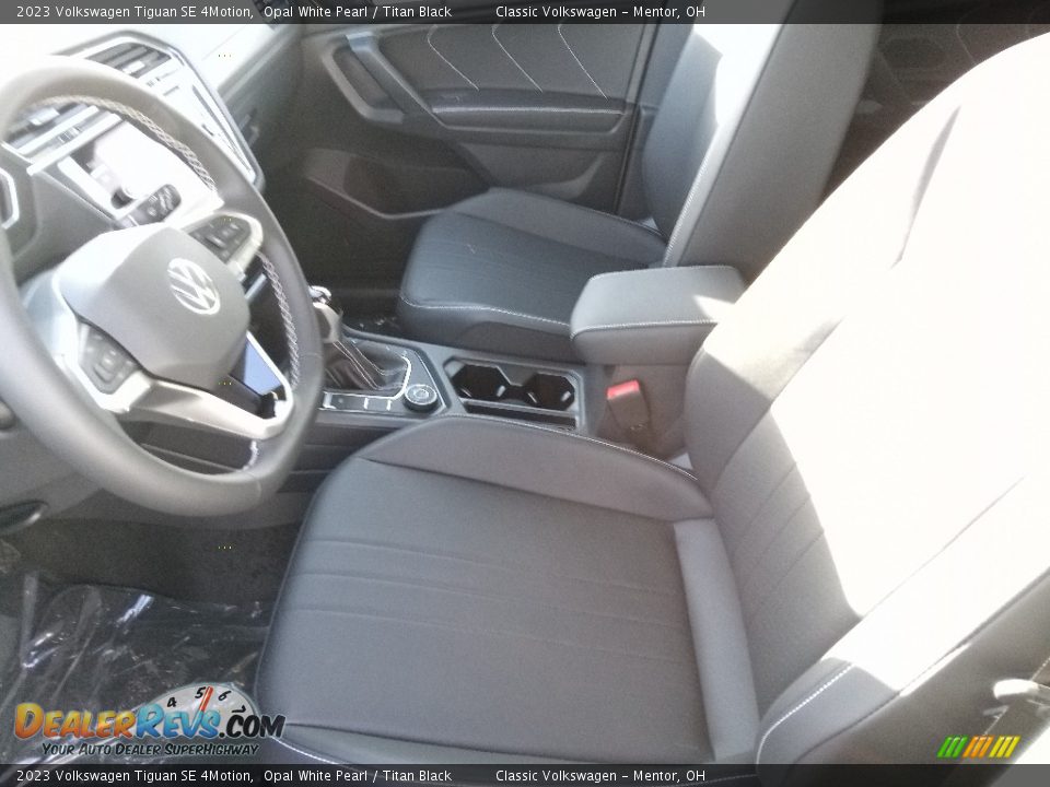 2023 Volkswagen Tiguan SE 4Motion Opal White Pearl / Titan Black Photo #2